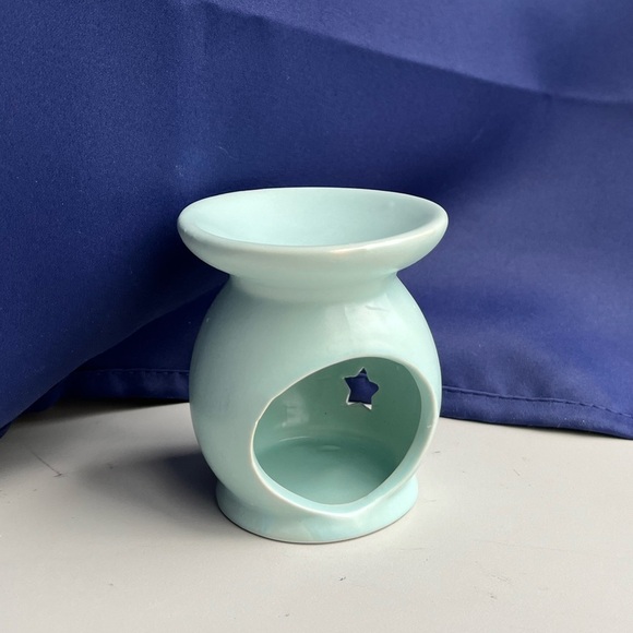 Baby blue wax melt holder with 1 pack of wax melts - Picture 5 of 7